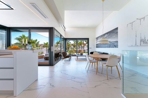 Продажа виллы в Сан-Мигель-де-Салинас, Аликанте, Испания 5 спален, 272м2 №145198 - фото 8