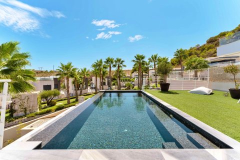 Продажа виллы в Сан-Мигель-де-Салинас, Аликанте, Испания 5 спален, 272м2 №145198 - фото 15