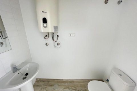 Lokal usługowy w La Marina, Alicante, Hiszpania 1 sypialnia, 48 mkw. nr 183888 – zdjęcie 17