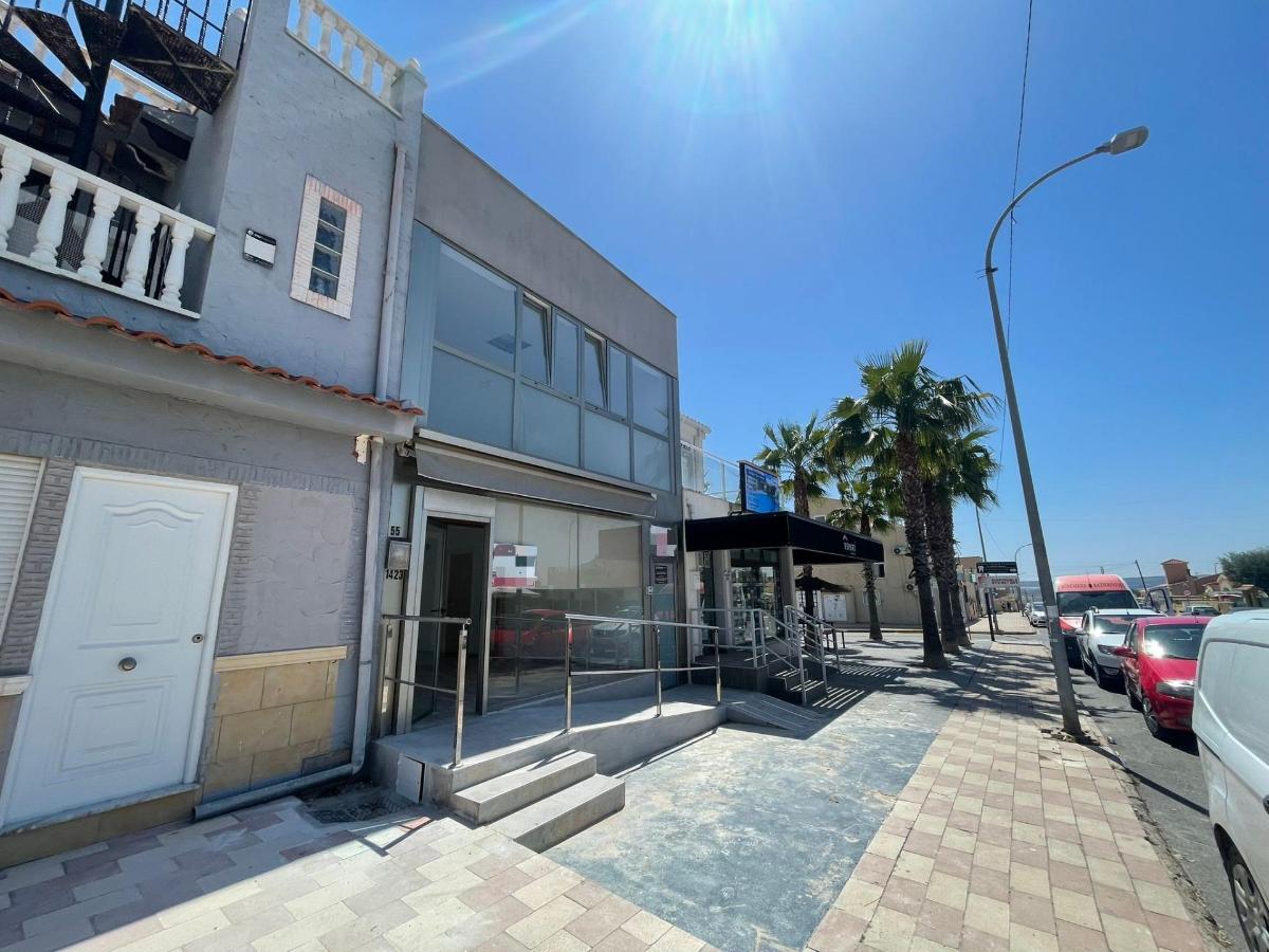 Commercial property in La Marina, Alicante, Spain 1 bedroom, 48 sq.m. No. 183888