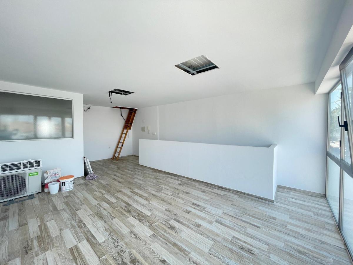 Commercial property in La Marina, Alicante, Spain 1 bedroom, 48 sq.m. No. 183888