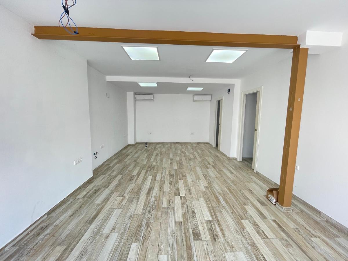 Commercial property in La Marina, Alicante, Spain 1 bedroom, 48 sq.m. No. 183888