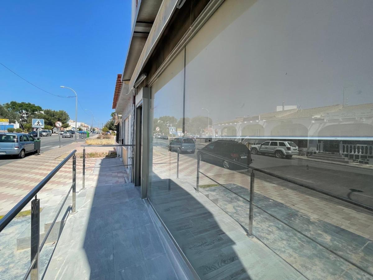 Commercial property in La Marina, Alicante, Spain 1 bedroom, 48 sq.m. No. 183888