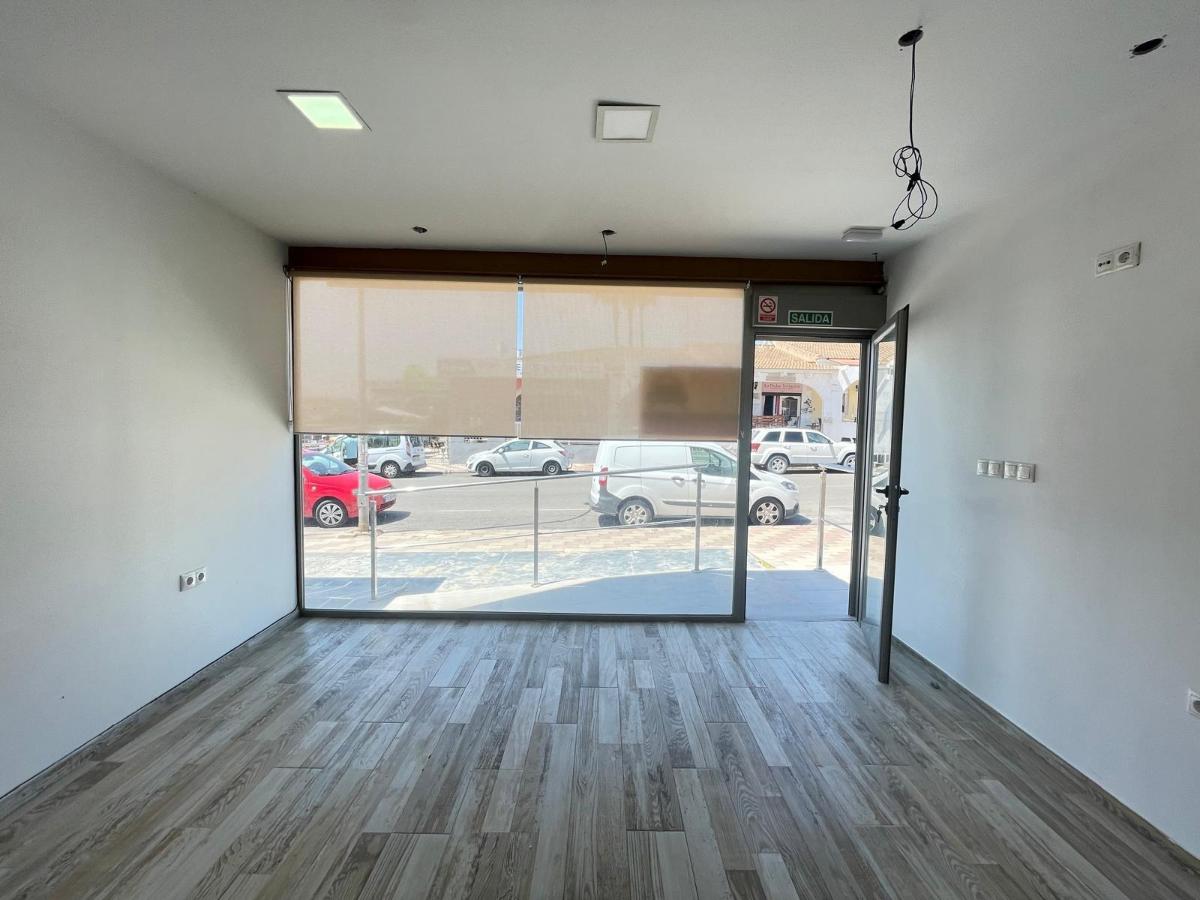 Commercial property in La Marina, Alicante, Spain 1 bedroom, 48 sq.m. No. 183888