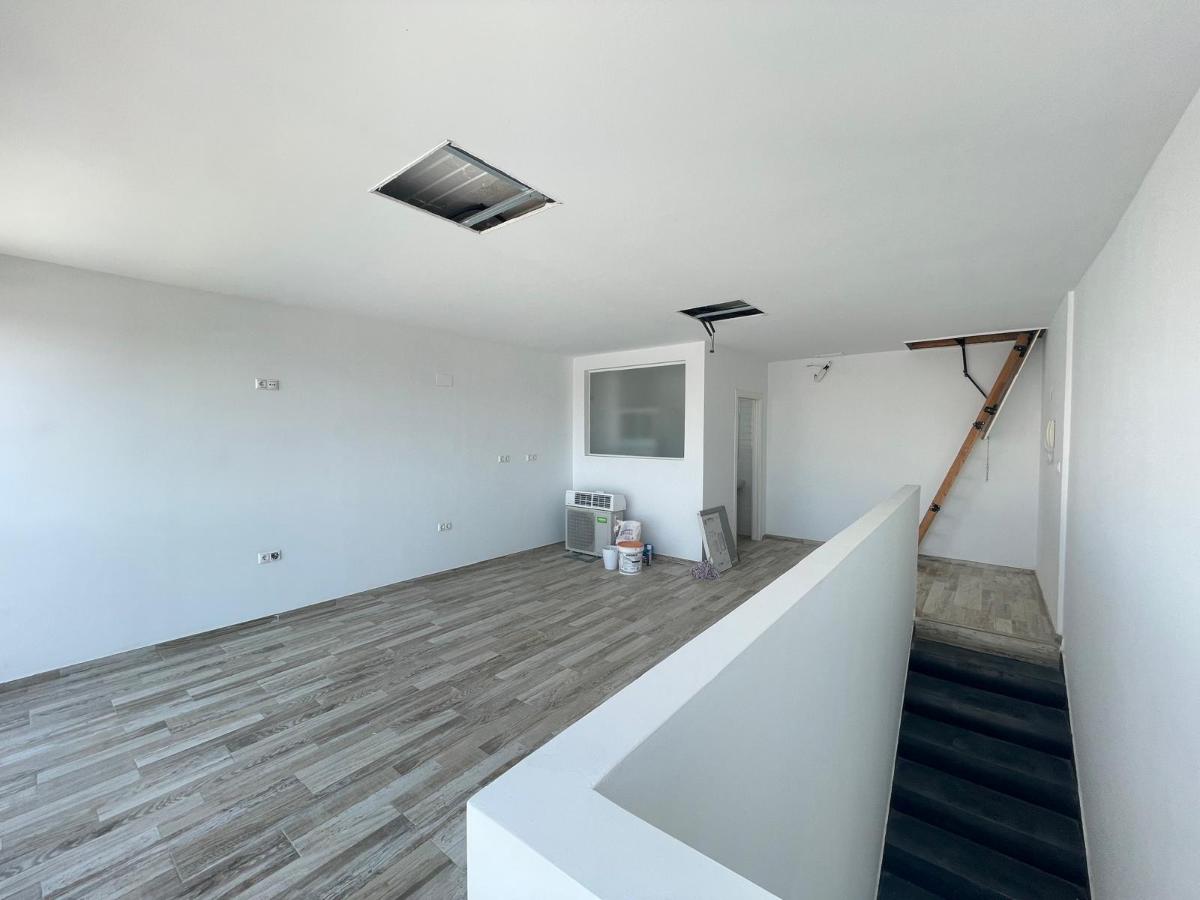Commercial property in La Marina, Alicante, Spain 1 bedroom, 48 sq.m. No. 183888
