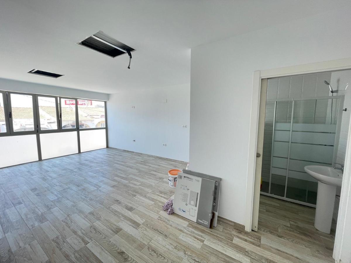 Commercial property in La Marina, Alicante, Spain 1 bedroom, 48 sq.m. No. 183888