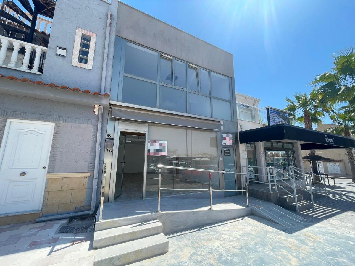 Commercial property in La Marina, Alicante, Spain 1 bedroom, 48 sq.m. No. 183888