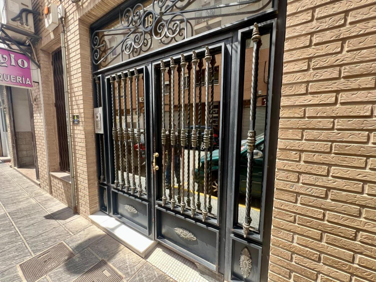 Office à Orihuela, Alicante, Espagne 120 m2 No. 183890