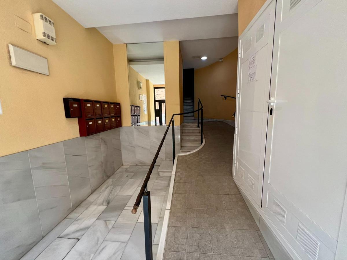 Office à Orihuela, Alicante, Espagne 120 m2 No. 183890