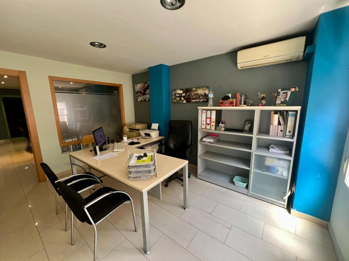 Office à Orihuela, Alicante, Espagne 120 m2 No. 183890