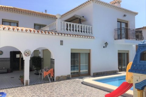 Townhouse zum Verkauf in Torrevieja, Alicante, Spanien 6 Schlafzimmer, 650 m2 Nr. 140350 - Foto 1