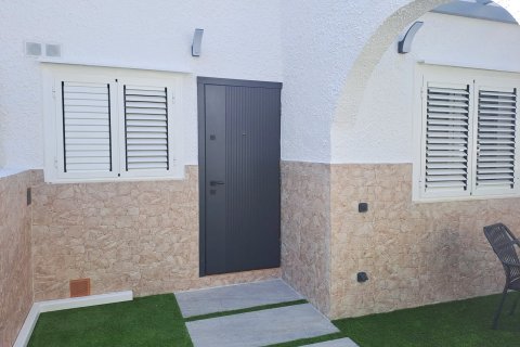 Townhouse zum Verkauf in Torrevieja, Alicante, Spanien 3 Schlafzimmer,  Nr. 140355 - Foto 2