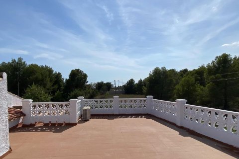 Villa for sale in L'Alfàs del Pi, Alicante, Spain 4 bedrooms, 275 sq.m. No. 165228 - photo 26