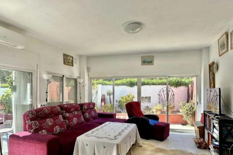 Villa for sale in L'Alfàs del Pi, Alicante, Spain 4 bedrooms, 275 sq.m. No. 165228 - photo 17