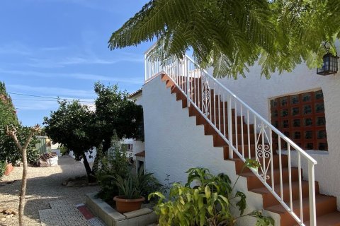 Villa for sale in L'Alfàs del Pi, Alicante, Spain 4 bedrooms, 275 sq.m. No. 165228 - photo 25