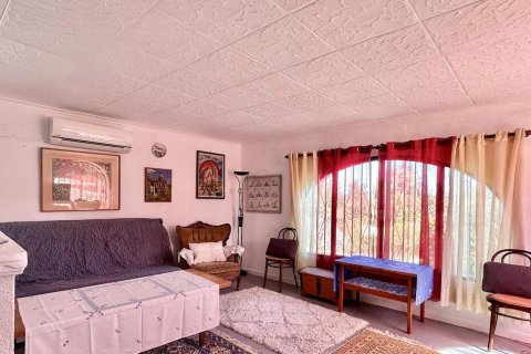 Villa for sale in L'Alfàs del Pi, Alicante, Spain 4 bedrooms, 275 sq.m. No. 165228 - photo 18