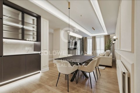 Apartamento en venta en Madrid, España 3 dormitorios, 128 m2 No. 157191 - foto 9