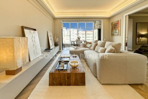 Продажа квартиры в Барселона, Испания 3 спальни, 100м2 №157194 - фото 9