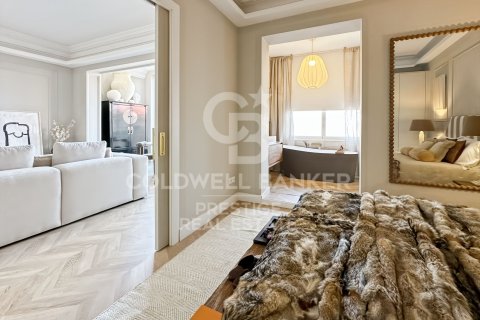 Продажа квартиры в Барселона, Испания 3 спальни, 100м2 №157194 - фото 24