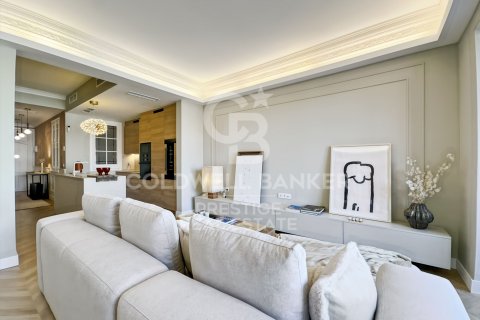 Продажа квартиры в Барселона, Испания 3 спальни, 100м2 №157194 - фото 3