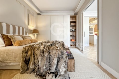Продажа квартиры в Барселона, Испания 3 спальни, 100м2 №157194 - фото 25