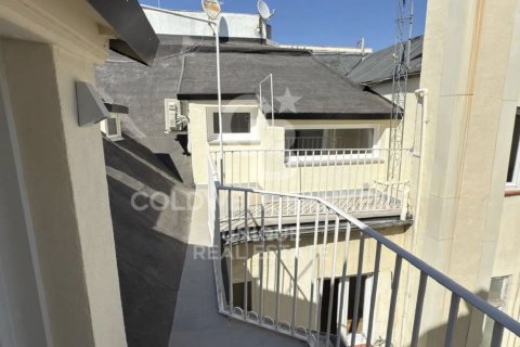 Продажа пентхауса в Мадрид, Испания 2 спальни, 80м2 №157192 - фото 16