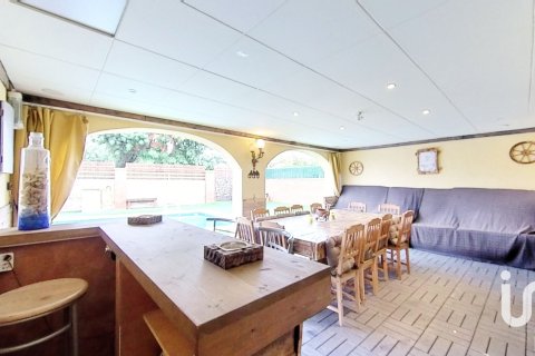 Talo myytävänä Roda de Berà, Tarragona, Espanja, 7 makuuhuonetta, 217 m2 No. 153104 - kuva 25