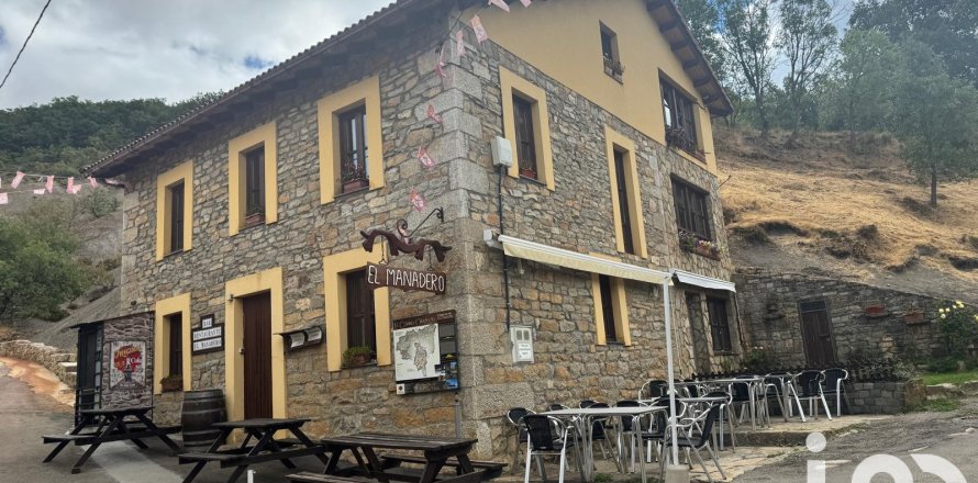 House in Leon, Spain 3 bedrooms, 180 sq.m. No. 153105