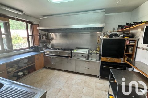 House for sale in Leon, Spain 3 bedrooms, 180 sq.m. No. 153105 - photo 6