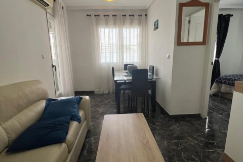 Продажа квартиры в Торревьеха, Аликанте, Испания 2 спальни, 53м2 №184304 - фото 2