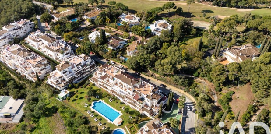 Apartment à Marbella, Malaga, Espagne 3 chambres, 129 m2 No. 195037
