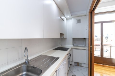 Dzīvoklis īrēšanai Madrid, Spānijā 1 istaba, 70 m2 Nr. 147660 - attēls 12