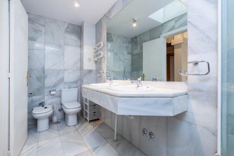 Dzīvoklis īrēšanai Madrid, Spānijā 1 istaba, 70 m2 Nr. 147660 - attēls 26