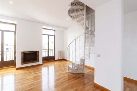 Dzīvoklis īrēšanai Madrid, Spānijā 1 istaba, 70 m2 Nr. 147660 - attēls 5