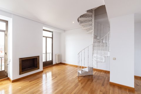 Dzīvoklis īrēšanai Madrid, Spānijā 1 istaba, 70 m2 Nr. 147660 - attēls 14