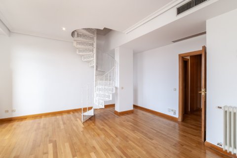Dzīvoklis īrēšanai Madrid, Spānijā 1 istaba, 70 m2 Nr. 147660 - attēls 13