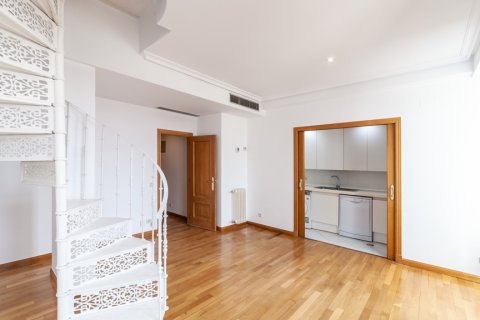 Dzīvoklis īrēšanai Madrid, Spānijā 1 istaba, 70 m2 Nr. 147660 - attēls 7