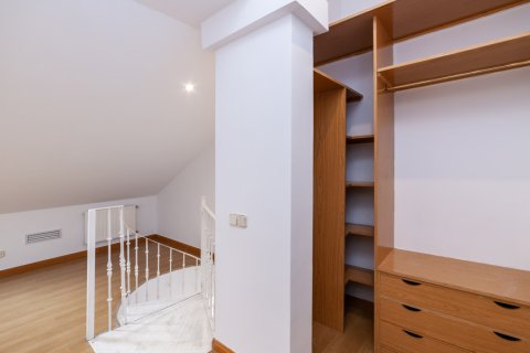 Dzīvoklis īrēšanai Madrid, Spānijā 1 istaba, 70 m2 Nr. 147660 - attēls 28