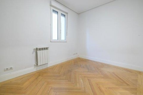 Dzīvoklis īrēšanai Madrid, Spānijā 5 istabas, 300 m2 Nr. 147659 - attēls 22