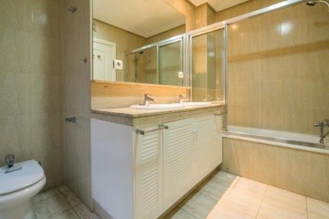 Dzīvoklis īrēšanai Madrid, Spānijā 5 istabas, 300 m2 Nr. 147659 - attēls 25