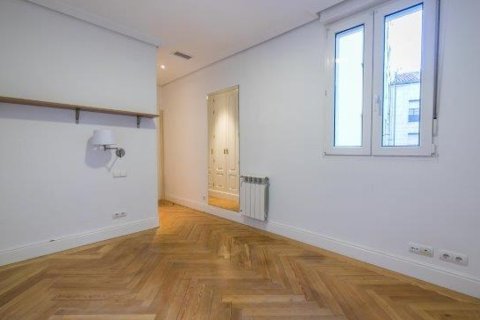 Dzīvoklis īrēšanai Madrid, Spānijā 5 istabas, 300 m2 Nr. 147659 - attēls 28