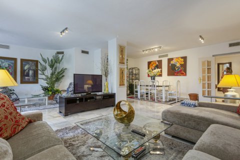 Lägenhet till salu i Marbella, Malaga, Spanien 5 sovrum, 187.61 kvm. Nr. 147658 - foto 2