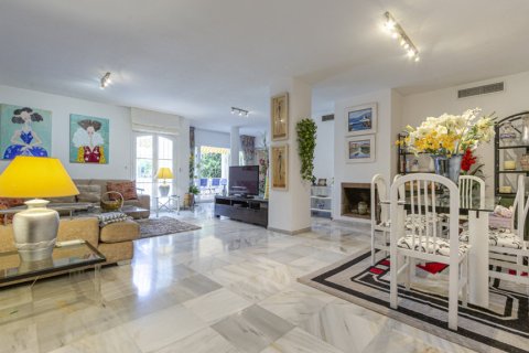 Dzīvoklis Marbella, Malaga, Spānijā 5 istabas, 187.61 m2 Nr. 147658