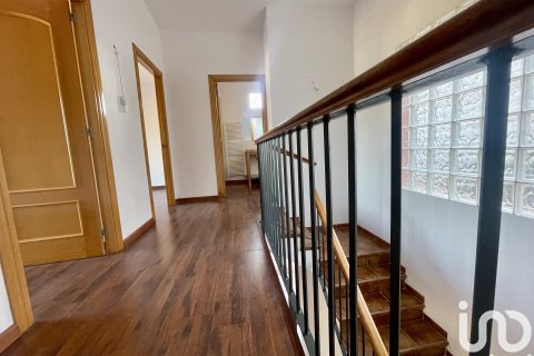 Talo myytävänä Sant Fost de Campsentelles, Barcelona, Espanja, 4 makuuhuonetta, 825 m2 No. 154025 - kuva 17