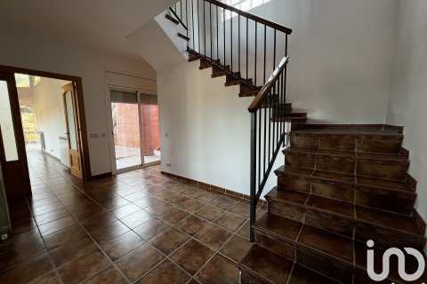 Talo myytävänä Sant Fost de Campsentelles, Barcelona, Espanja, 4 makuuhuonetta, 825 m2 No. 154025 - kuva 4