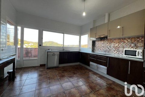 Talo myytävänä Sant Fost de Campsentelles, Barcelona, Espanja, 4 makuuhuonetta, 825 m2 No. 154025 - kuva 10