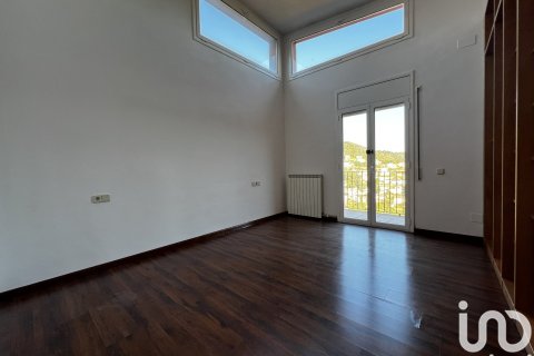 Talo myytävänä Sant Fost de Campsentelles, Barcelona, Espanja, 4 makuuhuonetta, 825 m2 No. 154025 - kuva 18