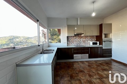 Talo myytävänä Sant Fost de Campsentelles, Barcelona, Espanja, 4 makuuhuonetta, 825 m2 No. 154025 - kuva 8