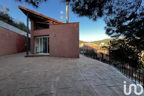 Talo myytävänä Sant Fost de Campsentelles, Barcelona, Espanja, 4 makuuhuonetta, 825 m2 No. 154025 - kuva 7