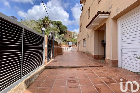 Hus till salu i Sant Andreu de Llavaneres, Barcelona, Spanien 4 sovrum, 179 kvm. Nr. 154029 - foto 26